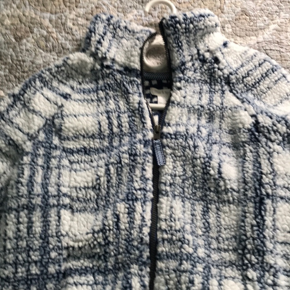 Zip up Sherpa never worn size medium